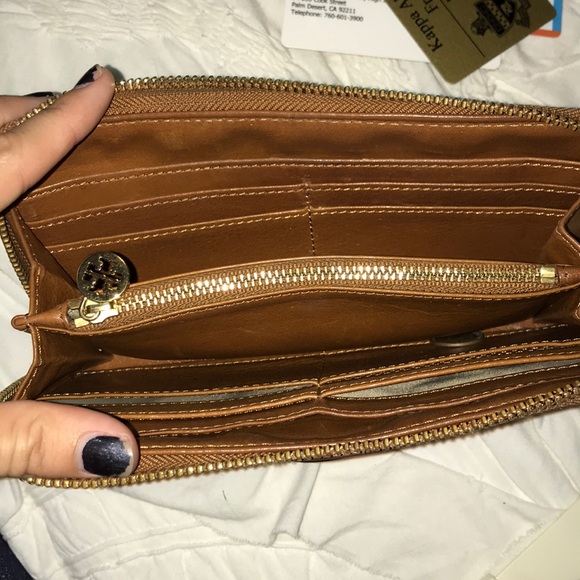 Tory Burch wallet - Picture 2 of 3